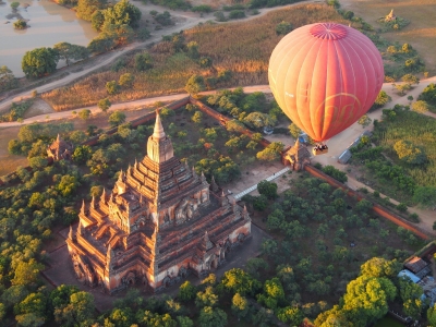 Balloons over Bagan (Myanmar 2013) (Paul Arps)  [flickr.com]  CC BY 
Infos zur Lizenz unter 'Bildquellennachweis'