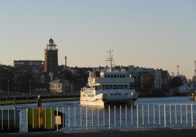 Die MS JANTAR läuft aus Kolobrzeg (PL) nach Nexö (DK) aus (zeesenboot)  [flickr.com]  CC BY 
Infos zur Lizenz unter 'Bildquellennachweis'